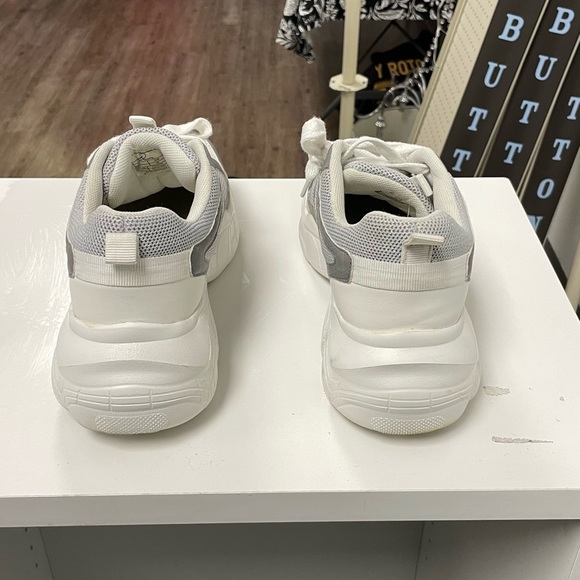 Chunky white sneakers with Coach pieces - Picture 2 of 9